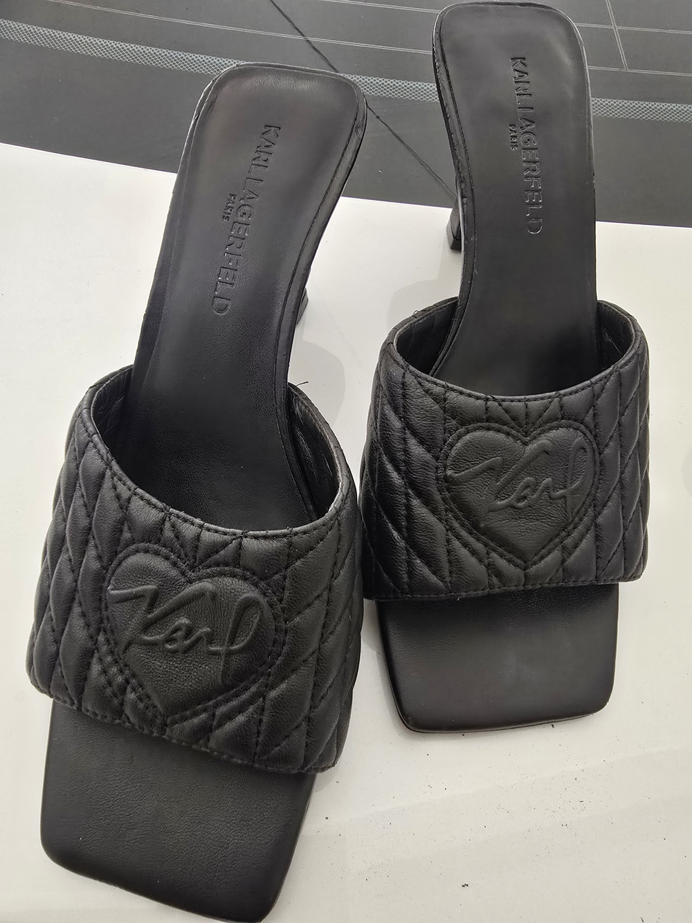 Karl Lagerfeld NOEMIE Black Quilted Heart Slide Mules